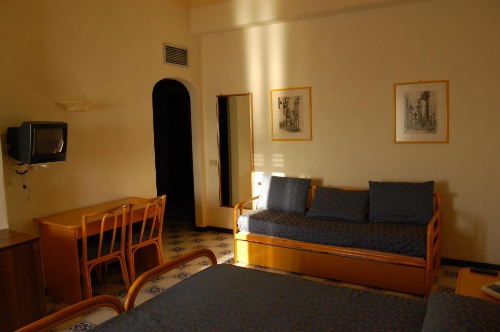 Hotel Giardino Sul Mare Ліпарі Номер фото